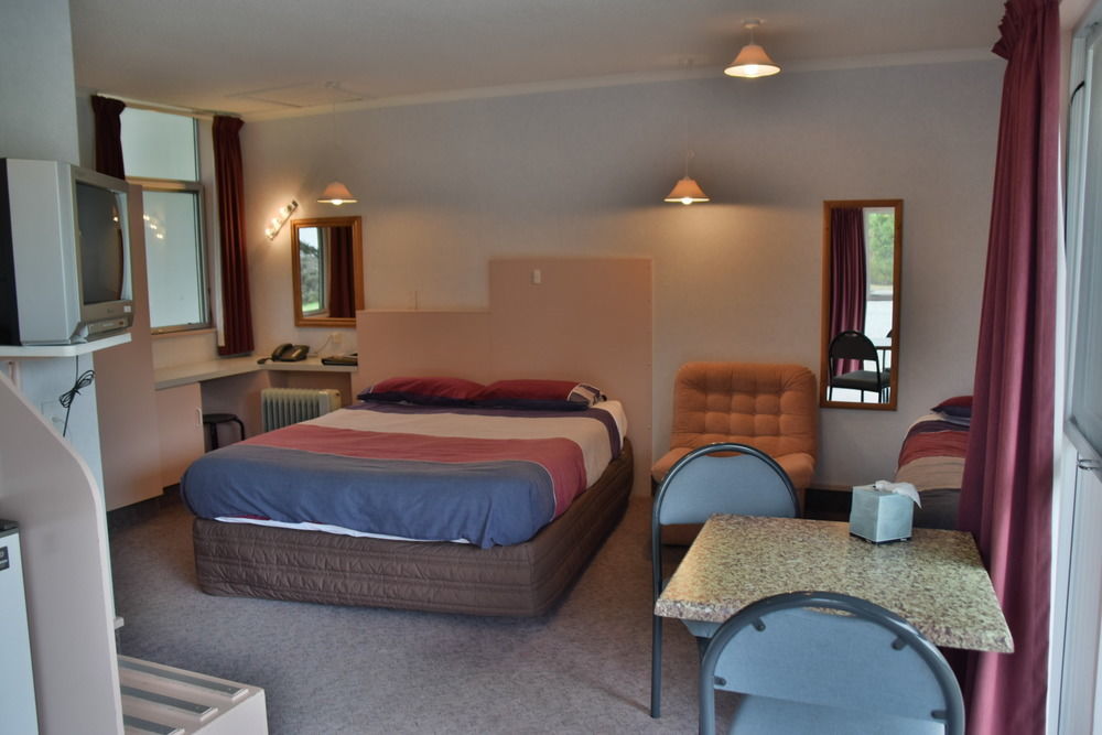 Fiordland National Park Lodge Te Anau Downs Exterior foto