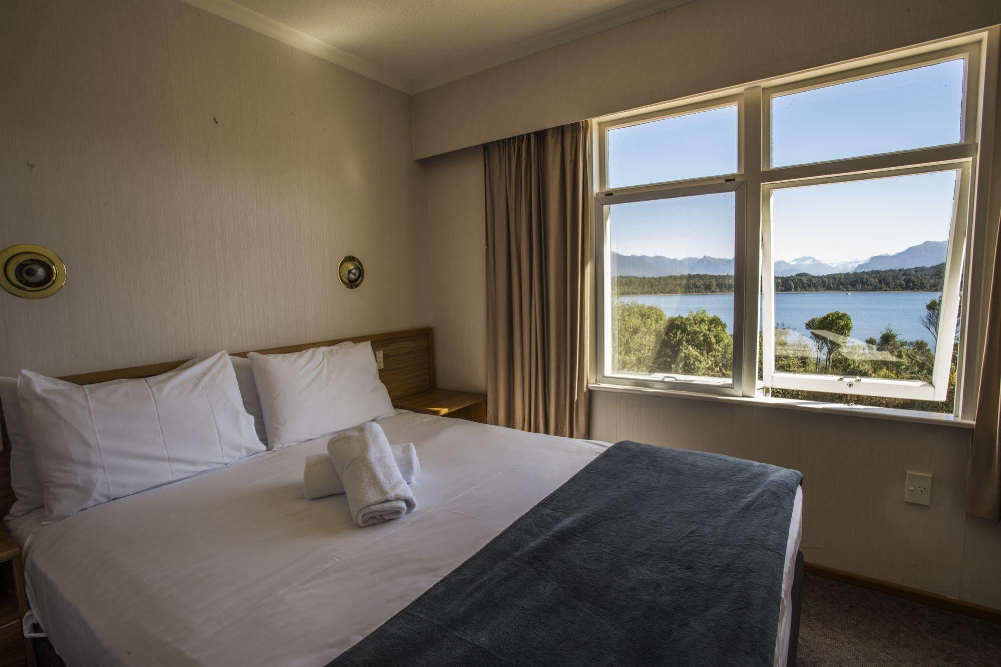 Fiordland National Park Lodge Te Anau Downs Exterior foto