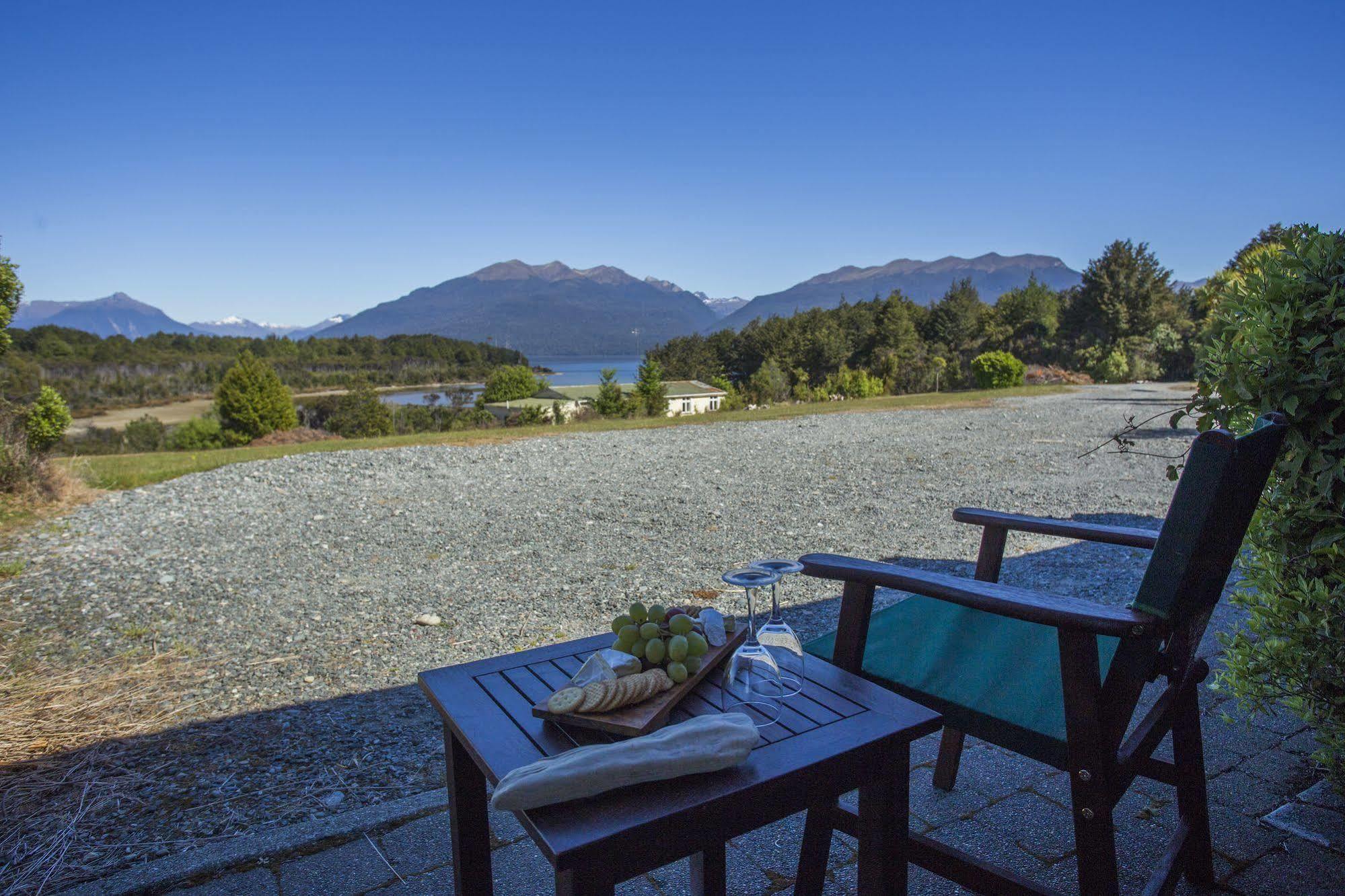 Fiordland National Park Lodge Te Anau Downs Exterior foto