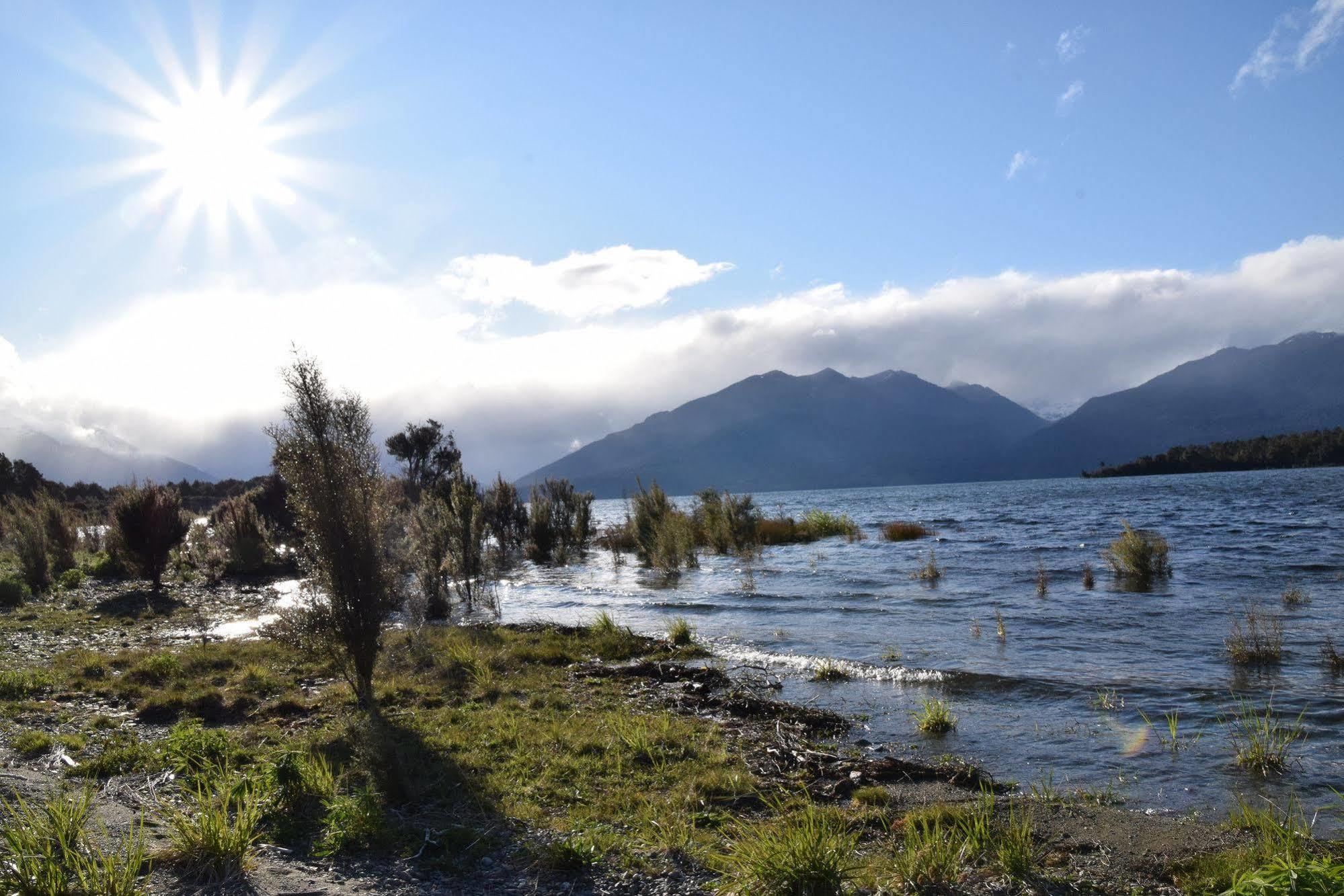 Fiordland National Park Lodge Te Anau Downs Exterior foto