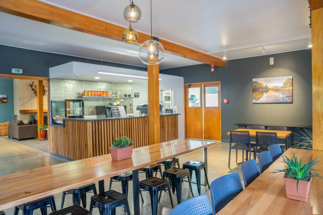 Fiordland National Park Lodge Te Anau Downs Exterior foto