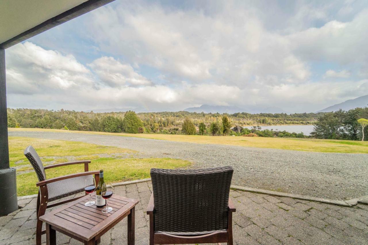 Fiordland National Park Lodge Te Anau Downs Exterior foto