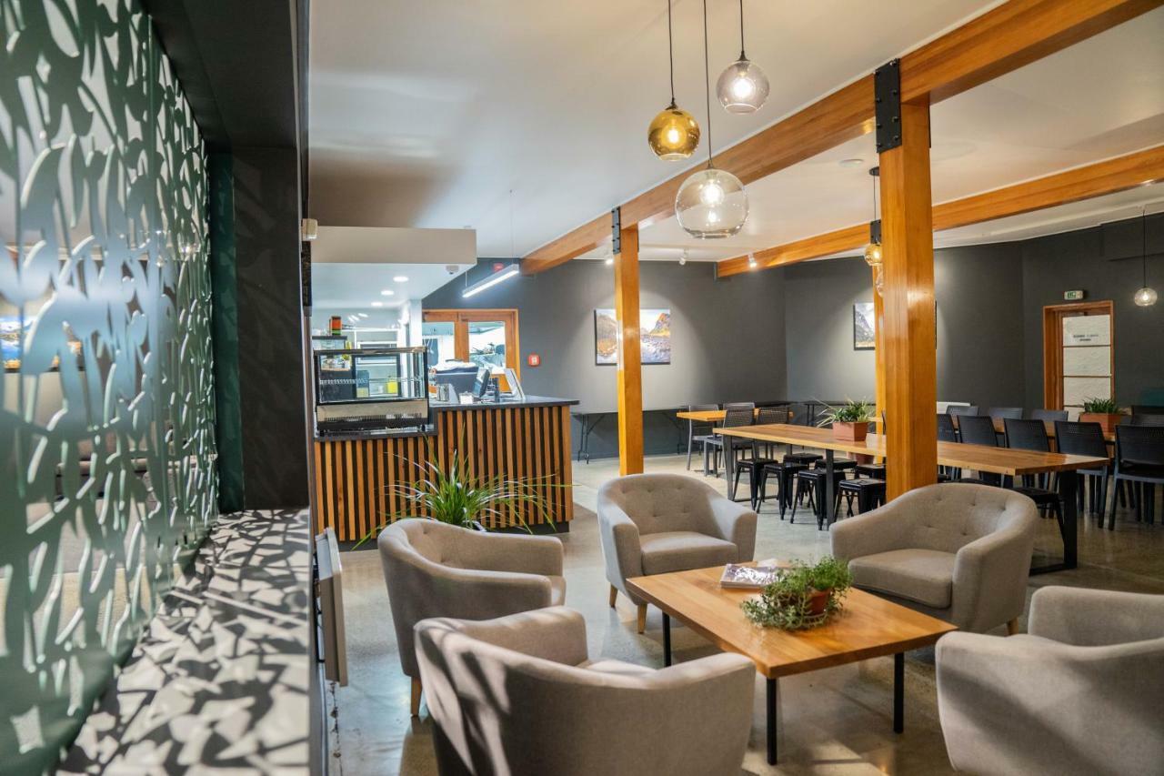 Fiordland National Park Lodge Te Anau Downs Exterior foto